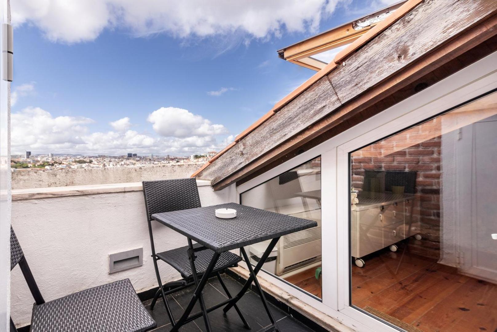 شقة Guestready - Fantastic Rustic Duplex With Terrace Lisboa المظهر الخارجي الصورة