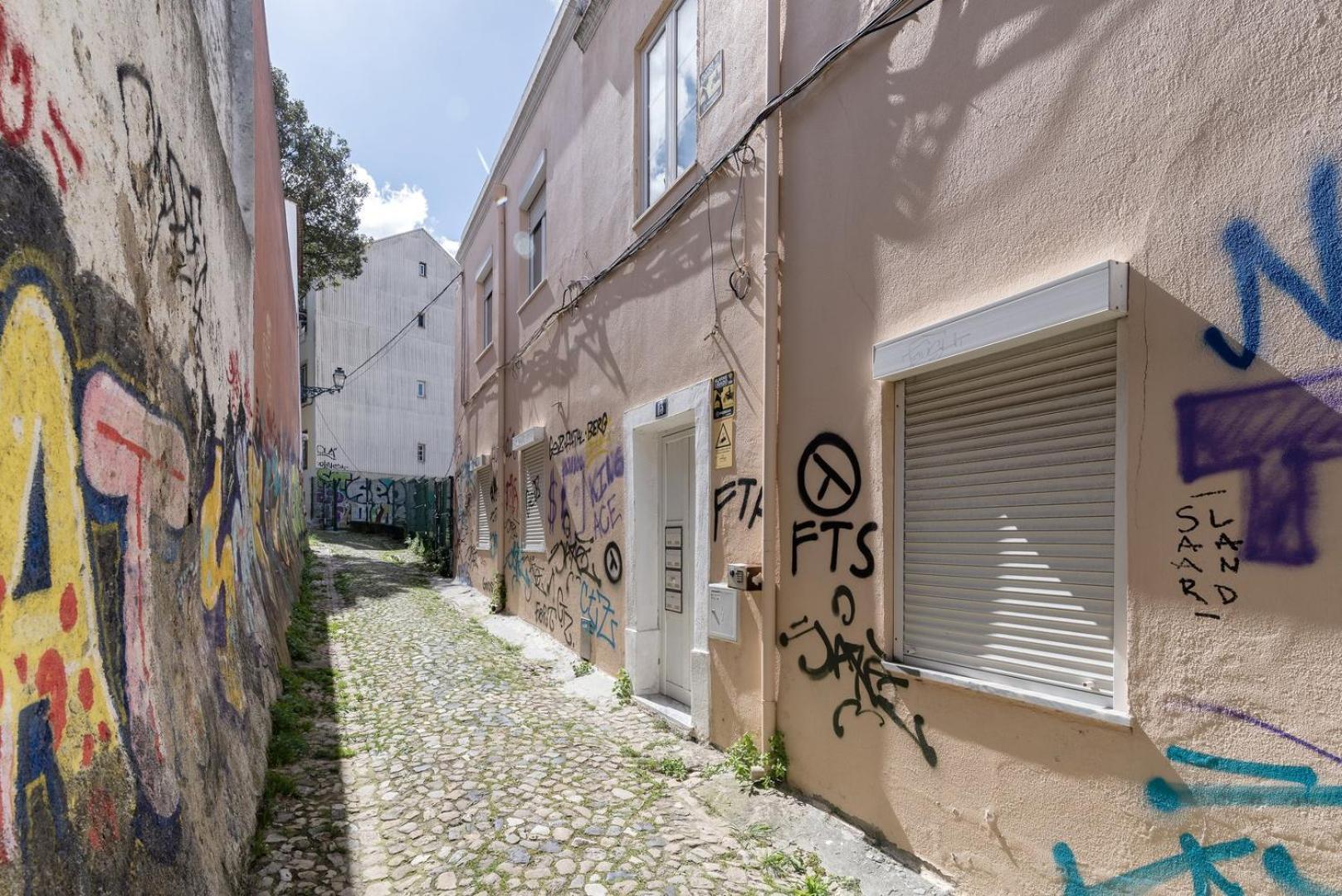 شقة Guestready - Fantastic Rustic Duplex With Terrace Lisboa المظهر الخارجي الصورة